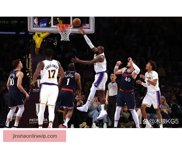 詹姆斯凌晨抵达迈阿密出战热火追平帕里什纪录